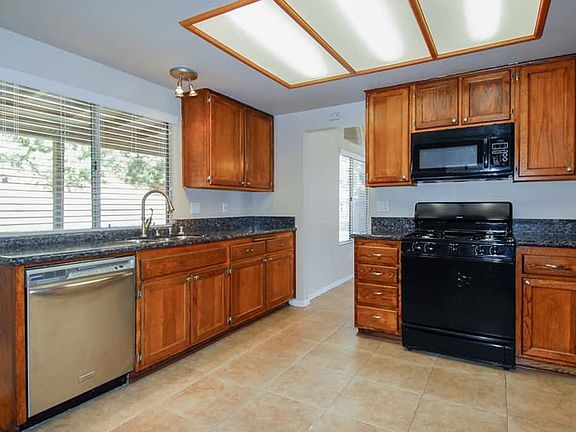 5th image of 39825 Falcon Way
