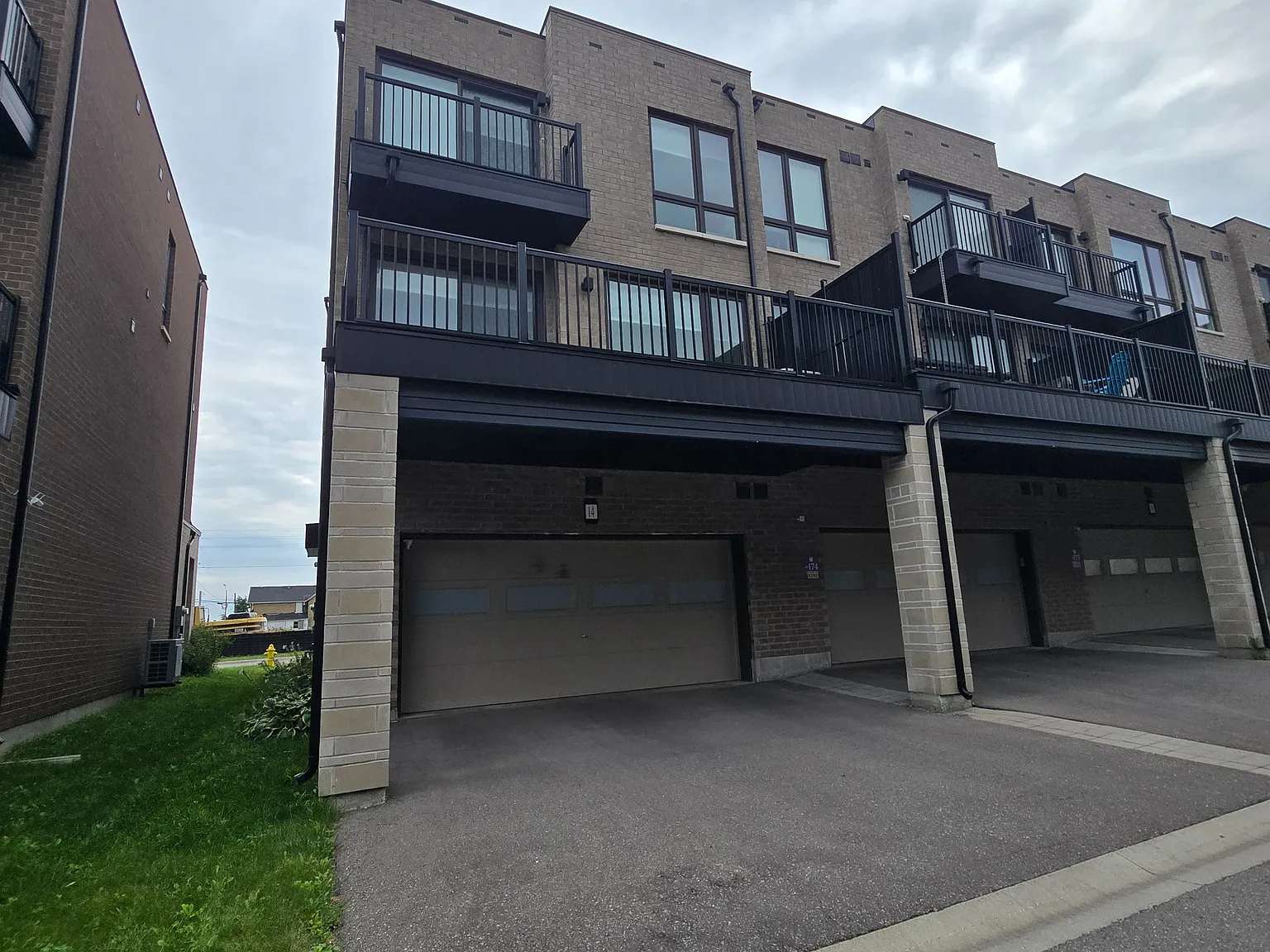 3 bed, $4,000 — Photo 2