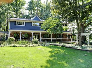29W335 Renouf Dr, Warrenville, IL