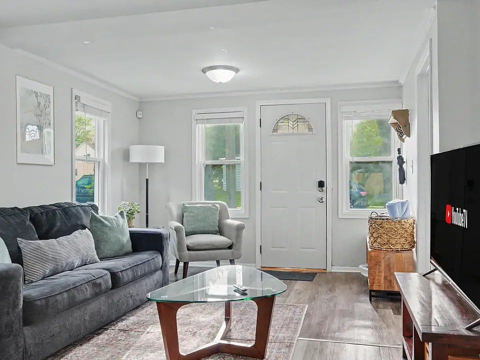 606 2nd St
