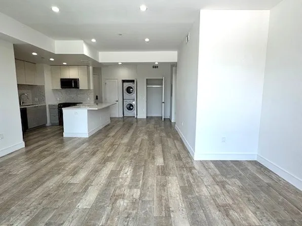 1946 Overland Ave #404, Los Angeles, CA 90025