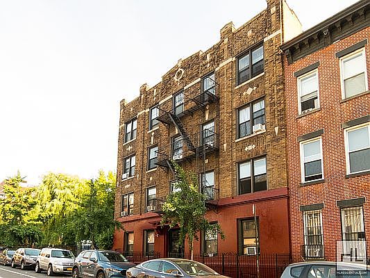 4th image of 270 15th St #22
