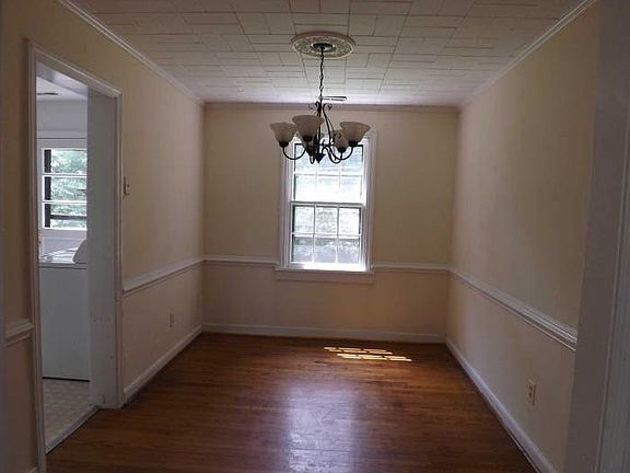 3rd image of 8521 Weldon Dr