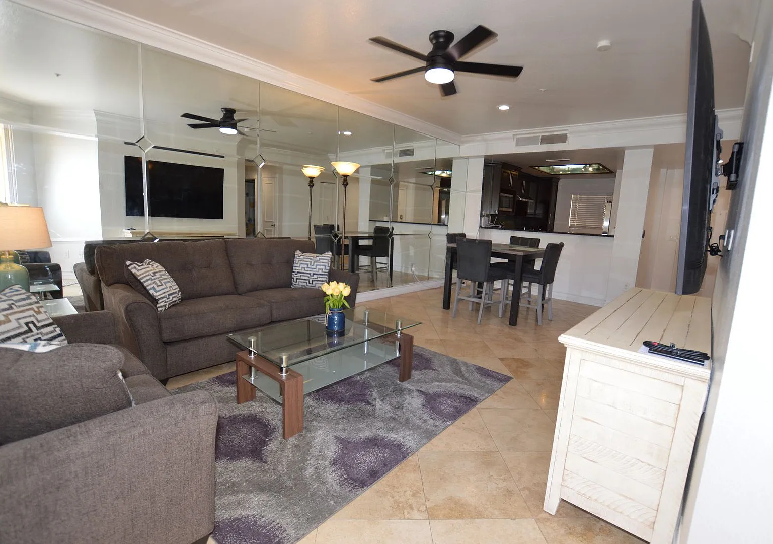 Meridian - Newly Remodeled Luxury Condo Rental near the Las Vegas Strip! — Photo 1