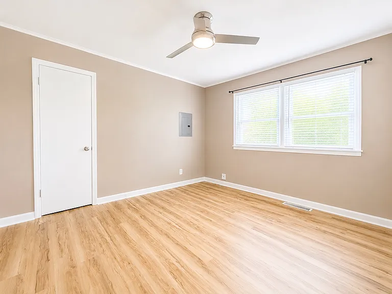 3228 S Saint Paul Ave — Photo 6