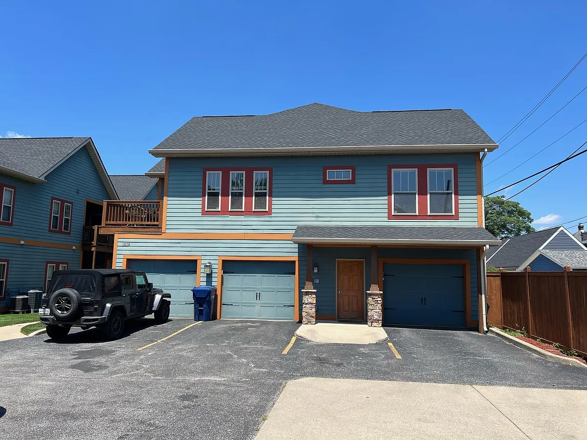 Building Photo - 1619 N College Ave #2