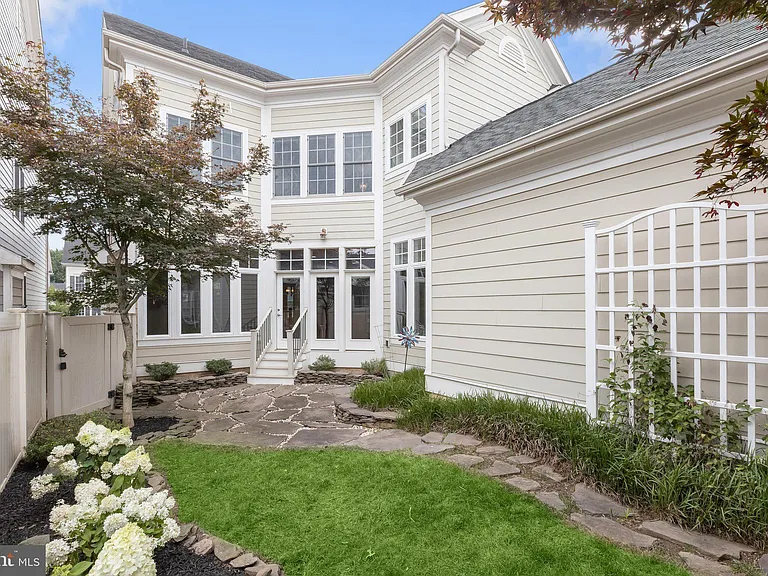 11426 Ellington St — Photo 47