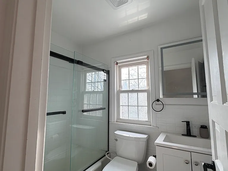 5010 Massachusetts Ave NW — Photo 9