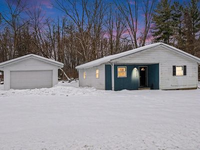 8172 E Emery Rd, New Carlisle, IN, 46552