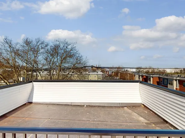 220 Freeman Avenue image 26 of 30