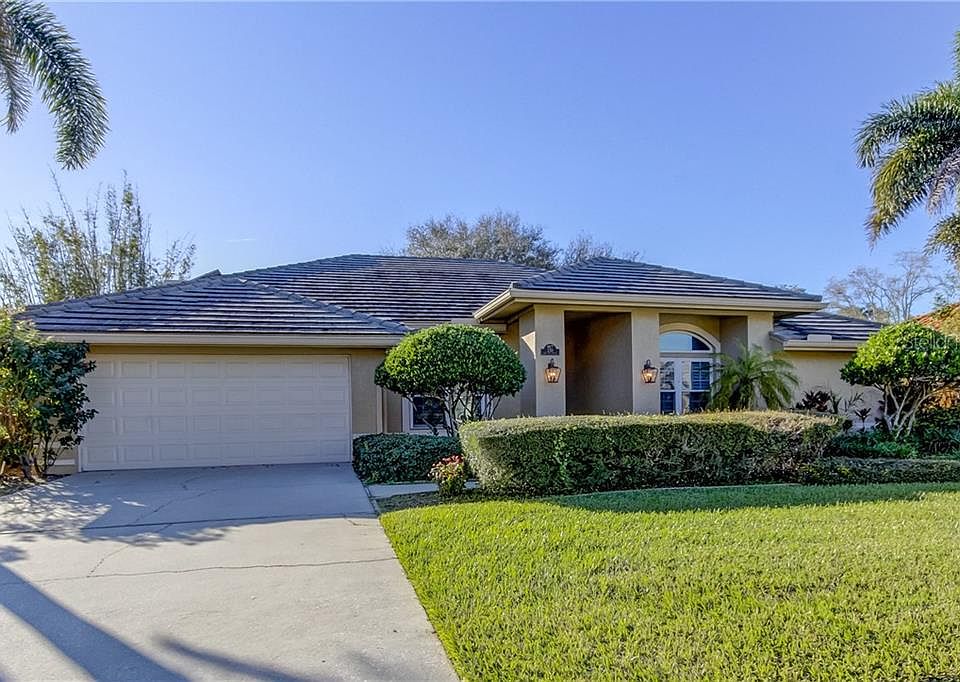 1st image of 230 Old Oak Cir