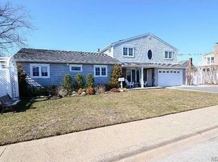 66 Leamington St, Lido Beach, NY 11561