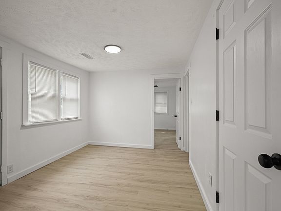 4th image of 2207 S Delawanda Ave