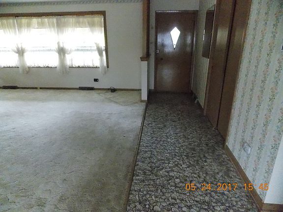 3rd image of 15700 New England Ave