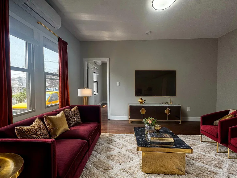 111 Hawthorne St #1 — Photo 16