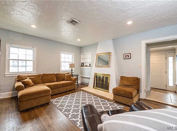 3rd image of 78 Shepherd St