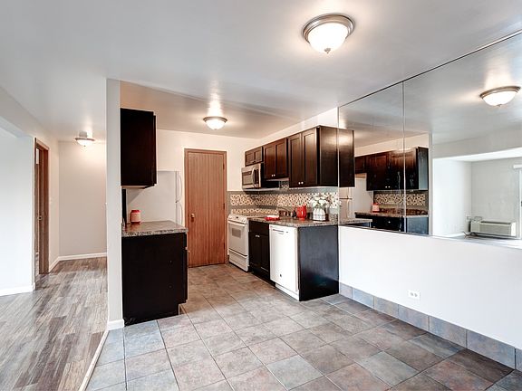4th image of 690 E Liberty St APT 213