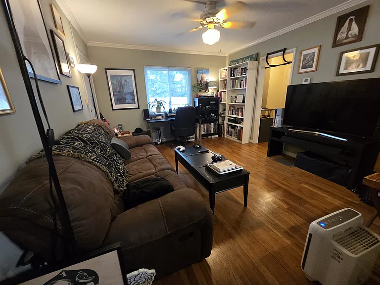 1025 Greenwood Ave NE #7 — Photo 7