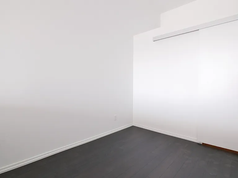 197 Yonge St #1511 — Photo 1