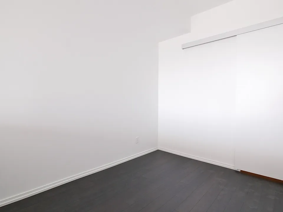 197 Yonge St #1511