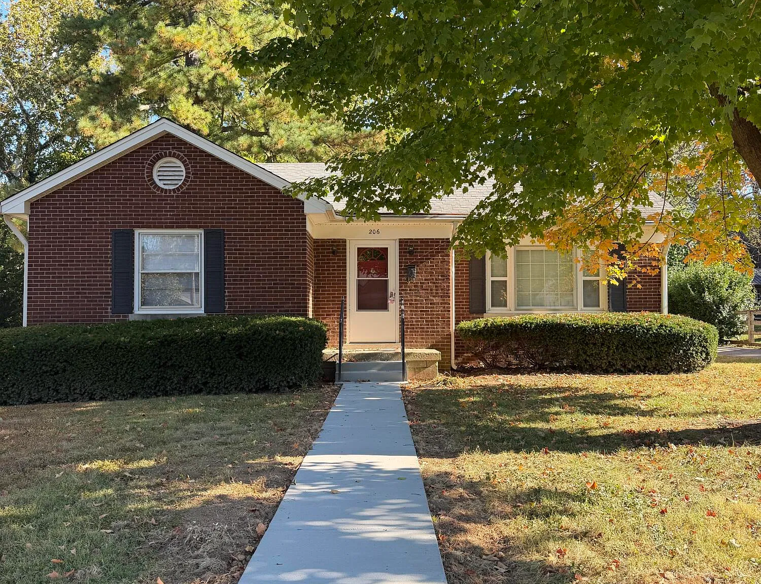 3 bed, 1.5 bath, 1500 sqft, $1,800 — Photo 1