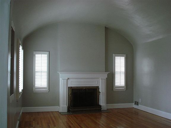 2nd image of 1661 E Laird Ave