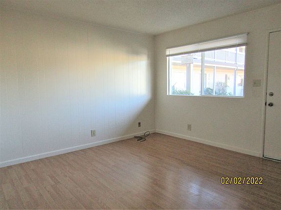 3rd image of 862 West Ave #1A