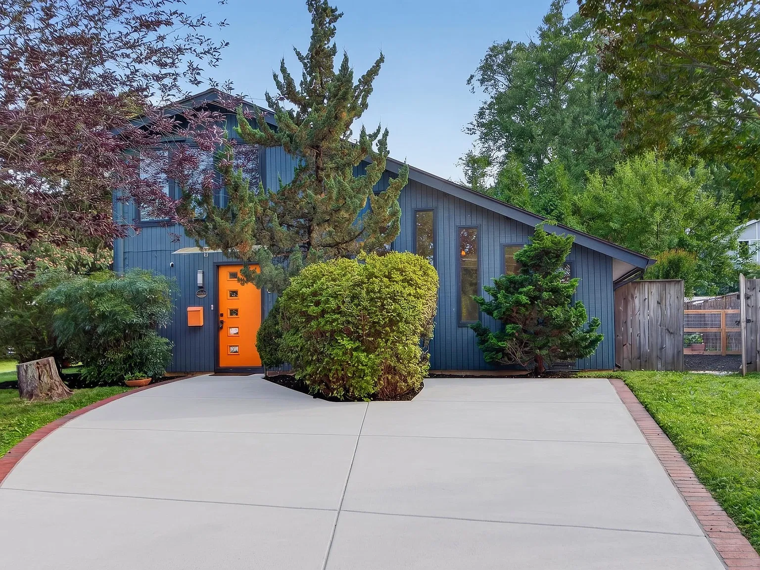 3 bed, 2.5 bath, 2151 sqft, $4,250 — Photo 1