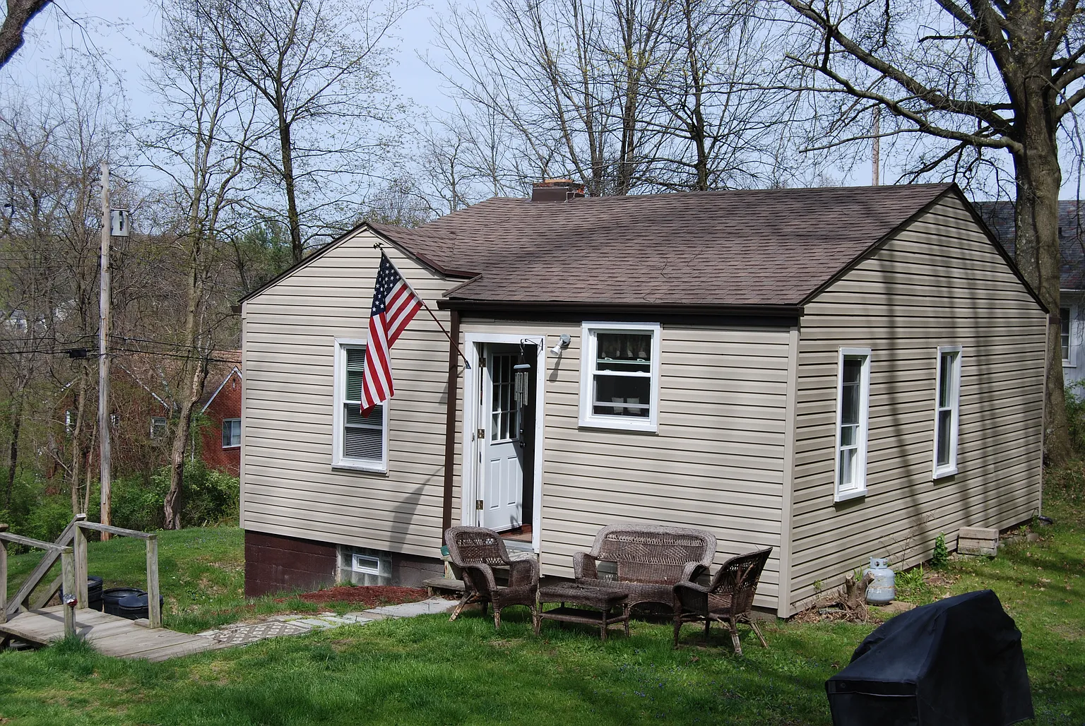 124 Wood Dr photo 1