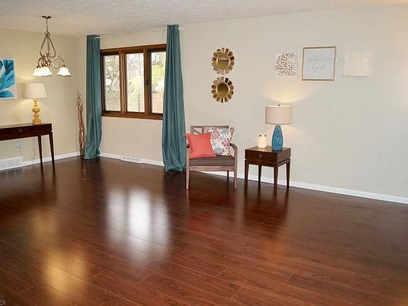 2nd image of 5834 Rock Haven Dr
