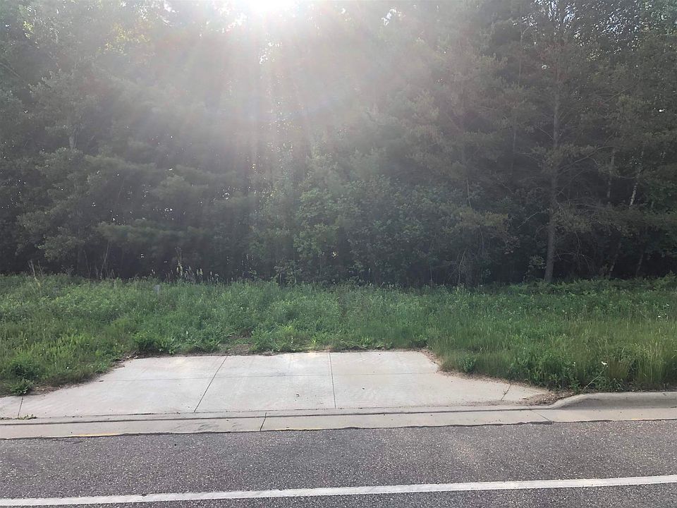 2nd image of 1109 Reserve St N