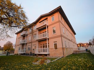 203 6th St S, Moorhead, MN 56560