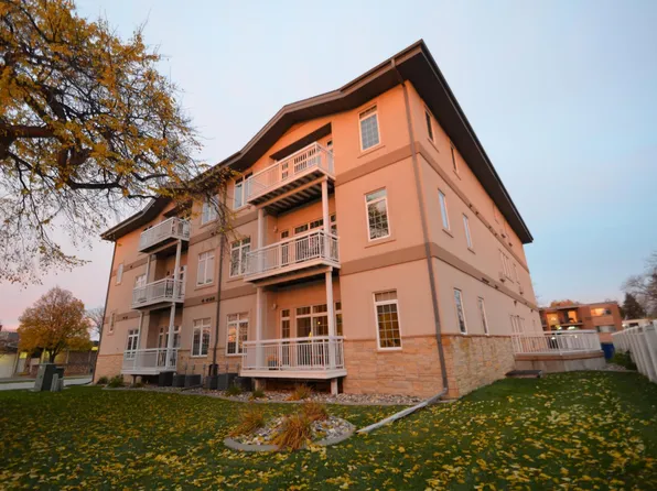 203 6th St S APT 103, Moorhead, MN 56560