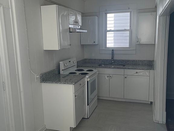 3rd image of 1530 Prentis Ave APT 1