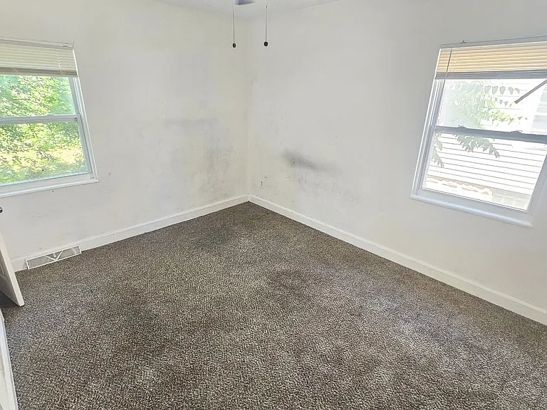 14575 Strathmoor St — Photo 21
