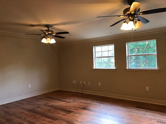 2nd image of 522 Melrose Dr #2