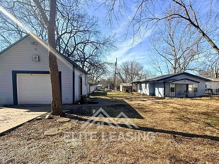 505 SE Fairfax St — Photo 6