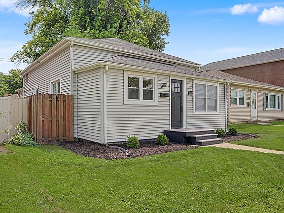 3rd image of 15976 New Ave