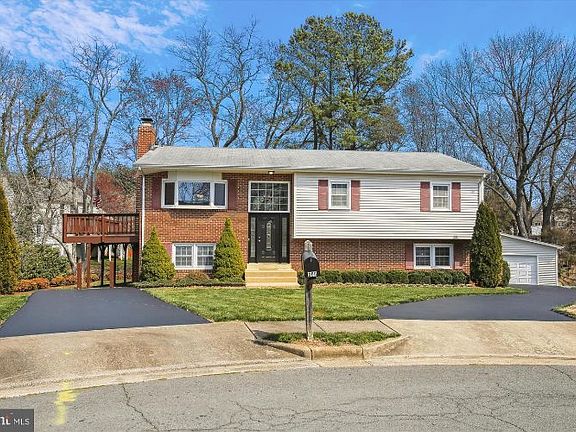 3rd image of 306 Jade Ct NW