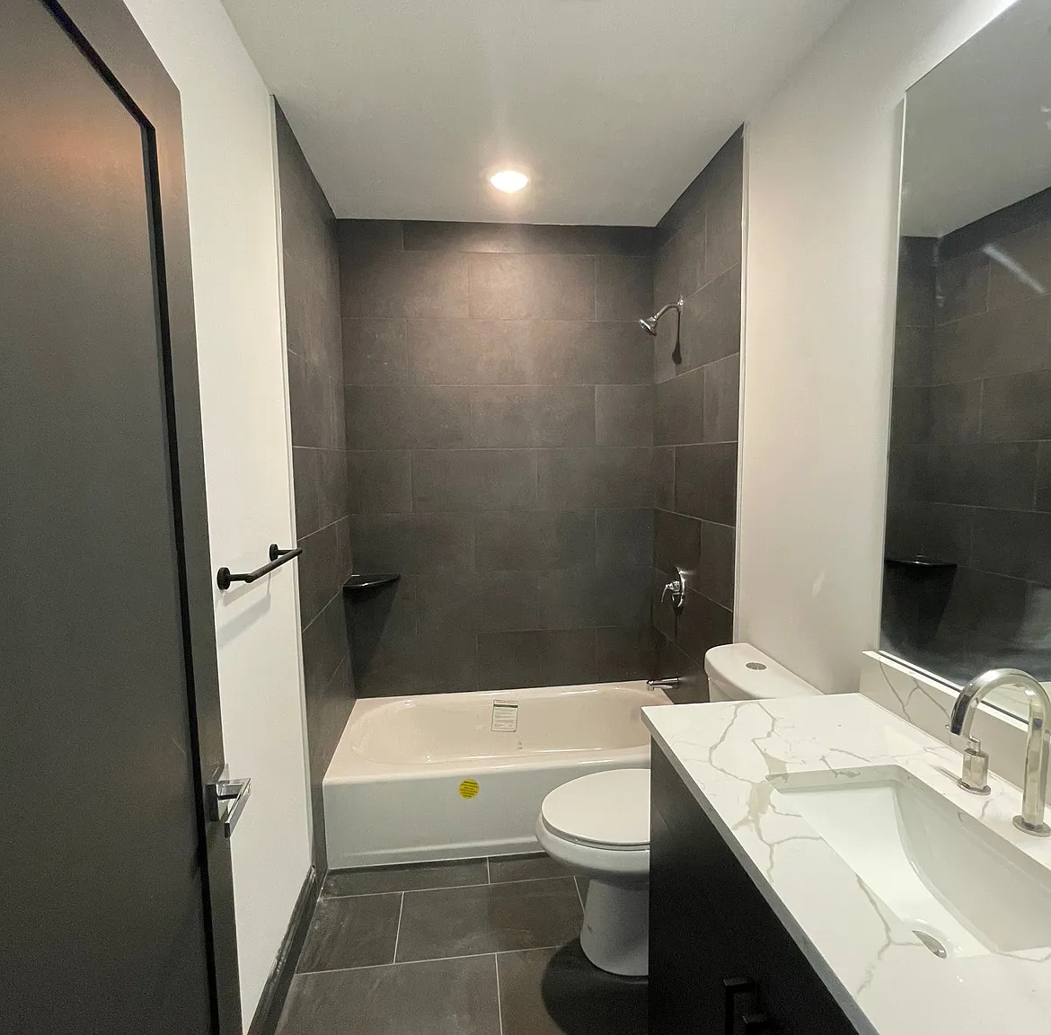 2 bed, 1091 sqft, $3,100 — Photo 2