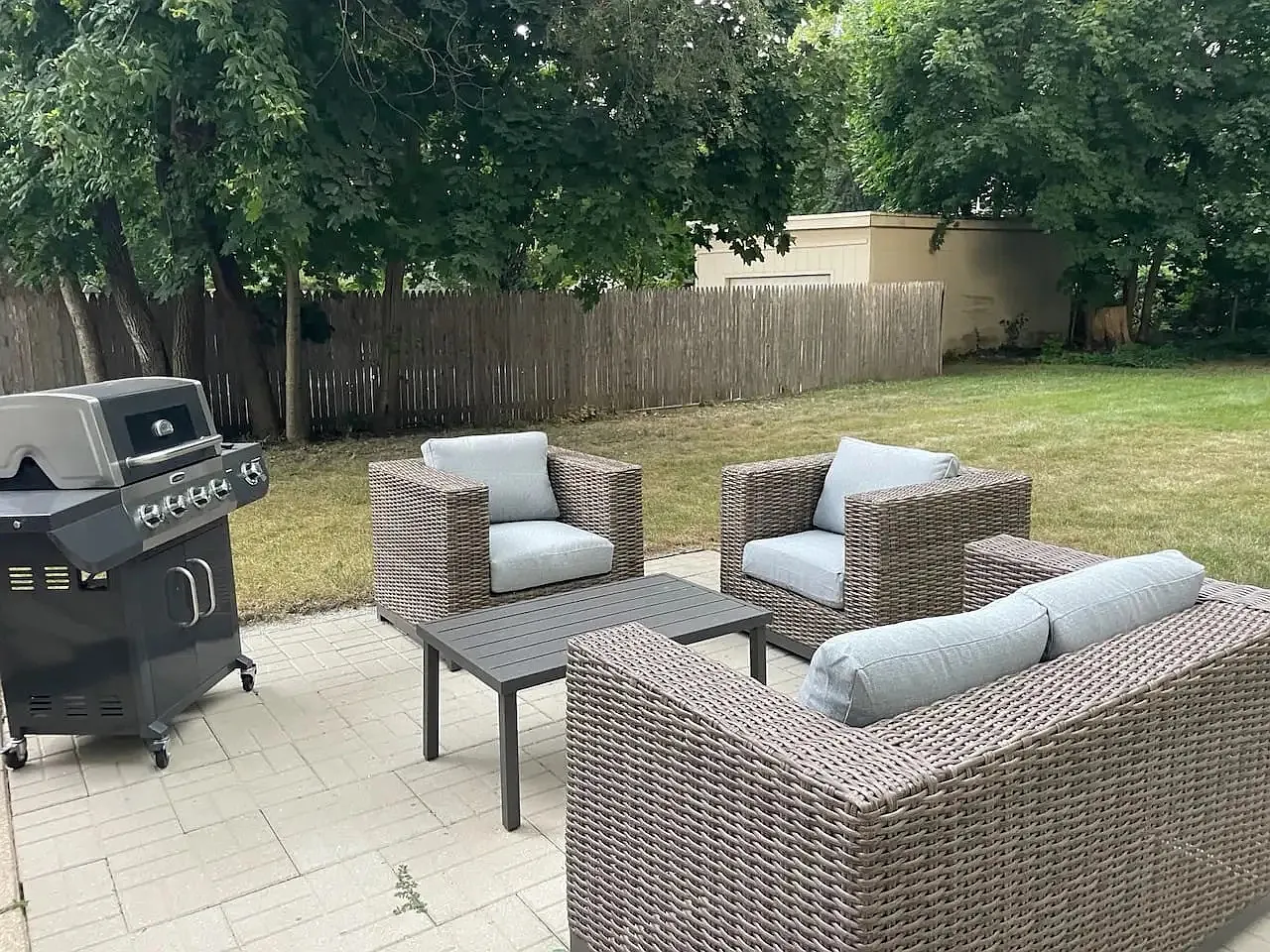 3 bed, 1200 sqft, $3,200 — Photo 2