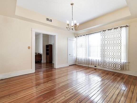 5th image of 515 W WOODLAWN AVE