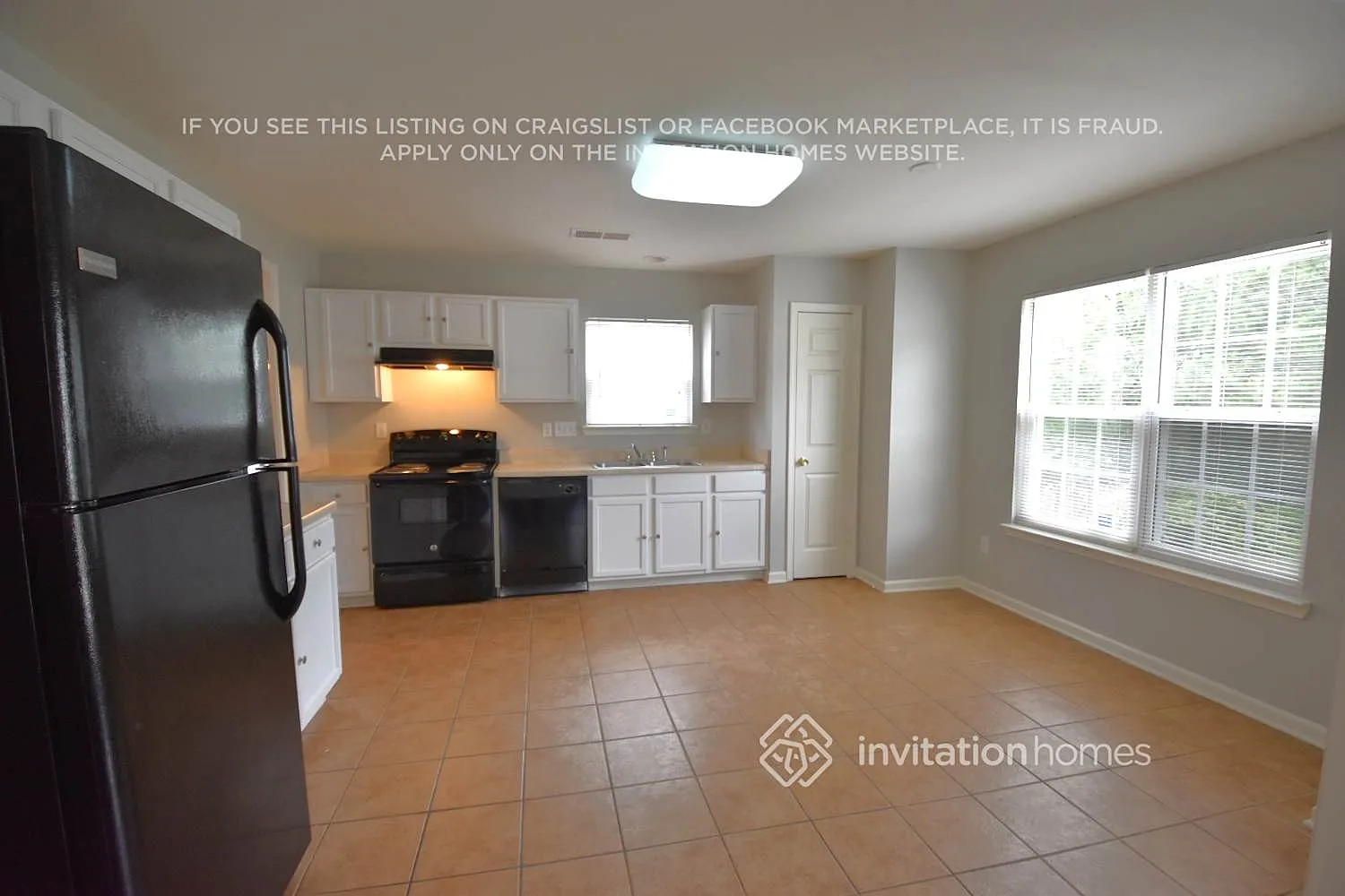 11829 Aubreywood Dr Charlotte, NC 28214 — Photo 4