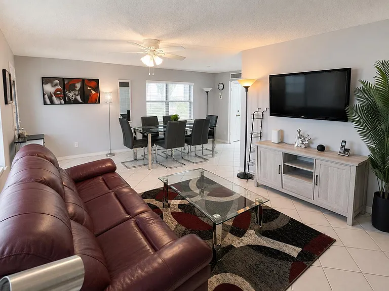 258 Burgundy Ave #F — Photo 1