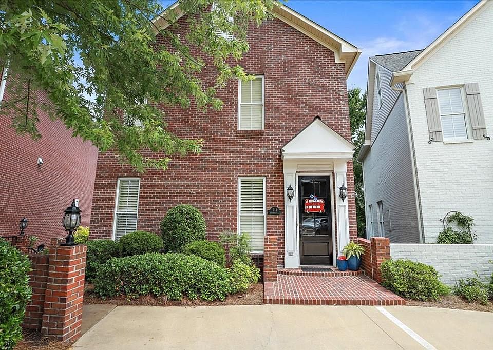 1st image of 714 Mogridge Ln