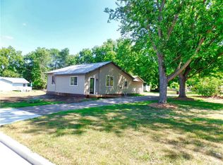 1114 E Laneville Ave, Durand, WI 54736