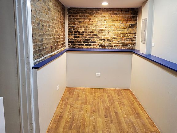 4th image of 3845 N Kenmore Ave #G2
