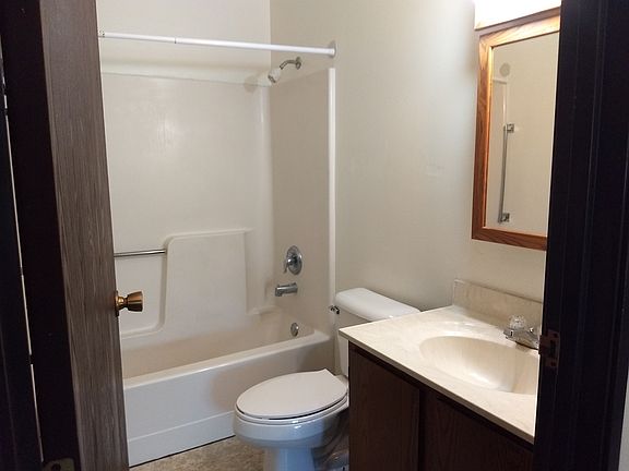 2nd image of 175 Country Ln #175-17