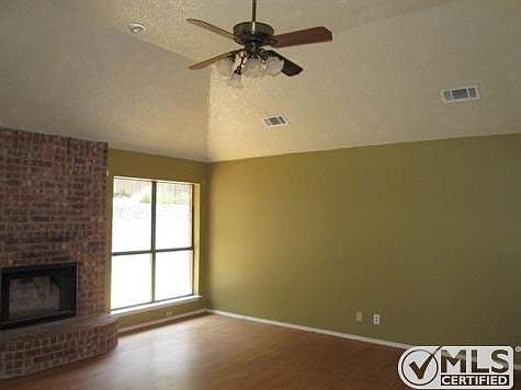 3rd image of 7016 Live Oak Dr