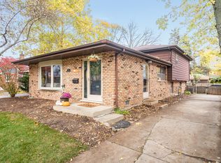 516 N Webster St, Naperville, IL 60563